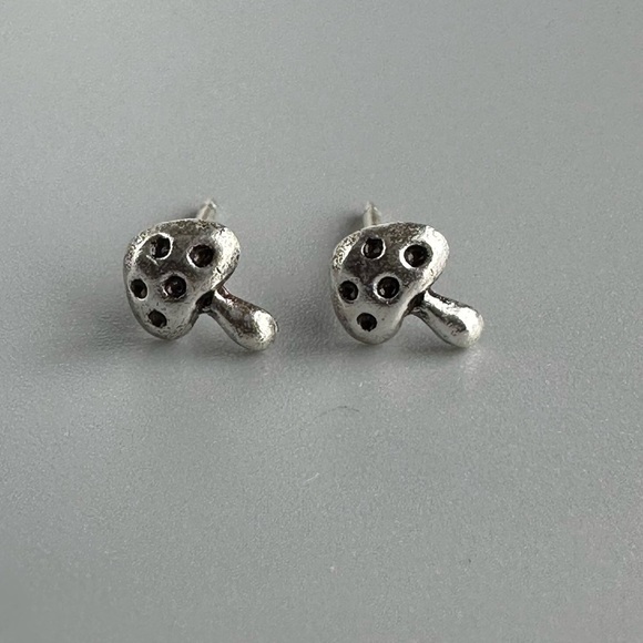 Sterling Silver Mushroom Ear Stud - Picture 3 of 8